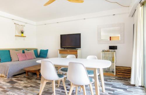 Golfe Juan Apartment | Grand Studio neuf face port et plage, parking privé