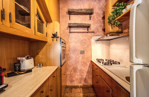 Rome City Centre House | Grand suite Trevi Fountain AC | WiFi | Gas heat