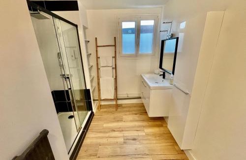 Beauvais Apartment | Grand T2 au RDC hyper centre Navette et Sauna en option