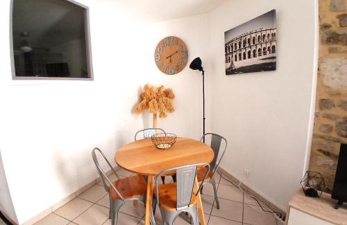 Nimes City Centre Apartment | Grand T2 en plein centre avec parking gratuit