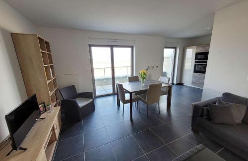Berck-sur-Mer Apartment | Grand T3 vue mer avec balcon et parking, accès direct plage - FR-1-674-1