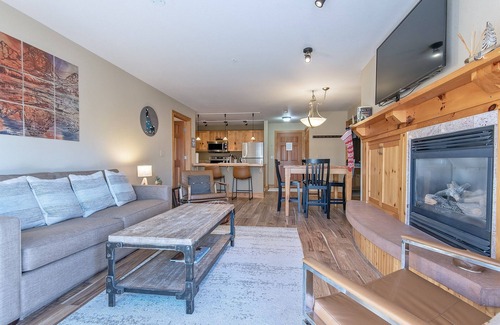 Driggs Condo | Grand Teton & Yellowstone Parks! New Updates! Hot tubs & Gym! Super Clean!