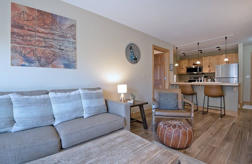 Driggs Condo | Grand Teton & Yellowstone Parks! New Updates! Hot tubs & Gym! Super Clean!