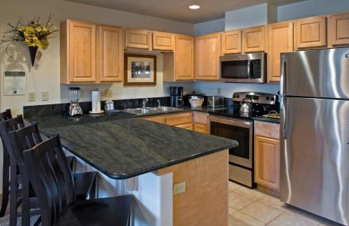 Four O'Clock Resort | Grand Timber Lodge