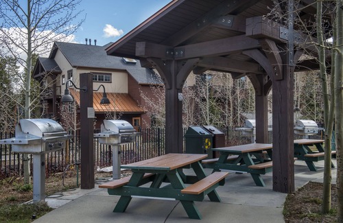 Four O'Clock Apartment | Grand Timber Lodge