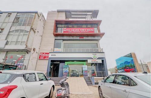 Palwal Hotel | Grand Townhouse