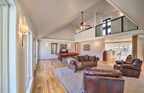 Tulsa House | Grand Tulsa Getaway with Private Pond, Dock and Deck