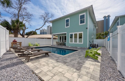 Long Beach House | Grand View Beach House 5BR 4BA HOUSE SLPS 18 CROSS STREET TO BEACH!
