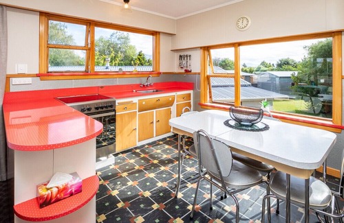 Te Anau Cottage | Grand View - Te Anau Holiday Home