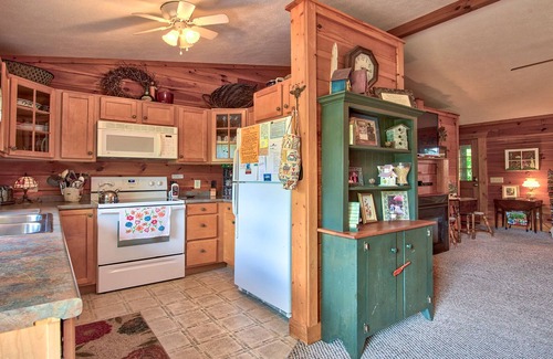 Maggie Valley Cabin | Grand Views, Easy Access, Spacious, immaculate! - Spring, Summer, Fall & Winter.