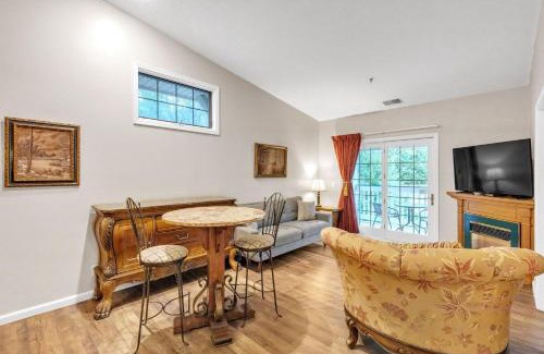 Nashville Apartment | Grand Wood Suites - 3rd Floor Back Side Corner Penthouse Suite 308