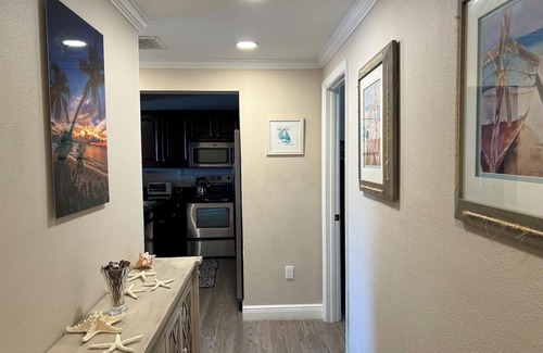 Estate Enighed Condo | Grande Bay~RENOVATED~Parking Spot~Walk to Restaurants and beaches