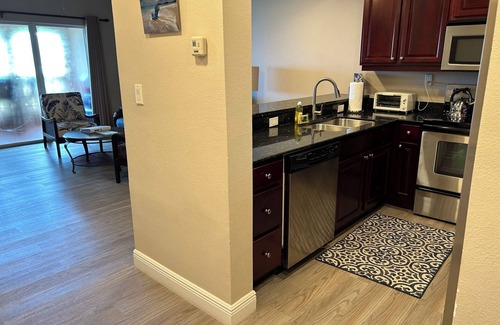 Estate Enighed Condo | Grande Bay~RENOVATED~Parking Spot~Walk to Restaurants and beaches