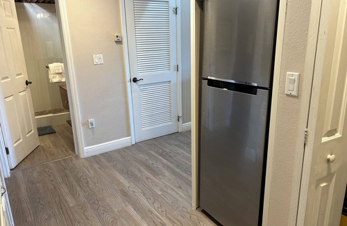 Estate Enighed Condo | Grande Bay ~ Studio Unit~ Walk to Beach~Amazing Location