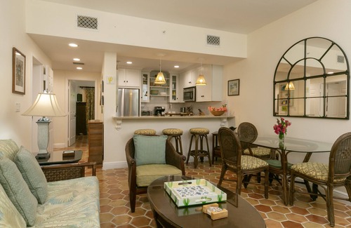 Estate Enighed Condo | Grande Bay: Sugar N' Spice: 1 BR: Reno/new bathroom and kitchen. Great views