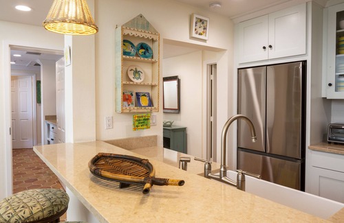 Estate Enighed Condo | Grande Bay: Sugar N' Spice: 1 BR: Reno/new bathroom and kitchen. Great views