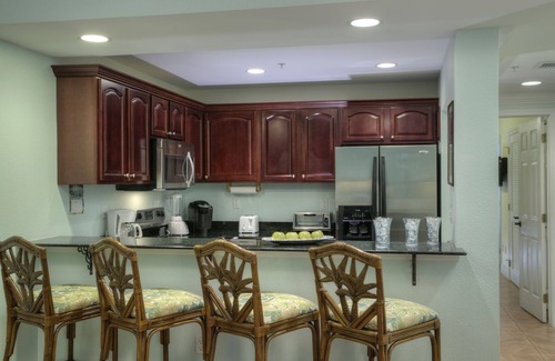 Estate Enighed Condo | Grande Bay SURFSIDE Oceanfront Great Island Views! 2 BR sleeps 4-6,
