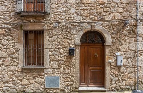 Scano di Montiferro House | Grande Casa Nel Villaggio