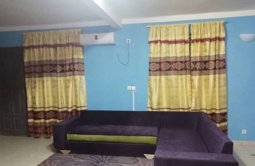 Libreville Apartment | Grande Chambre Américaine Meublée à Alibandeng-libreville