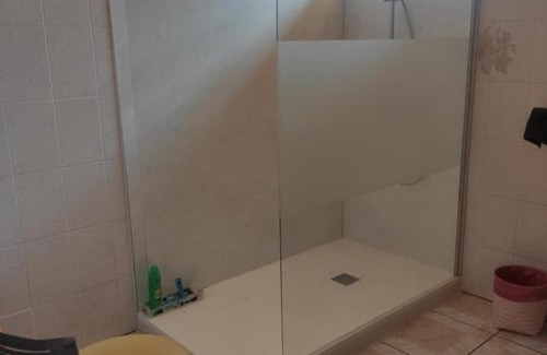 Perpignan House | Grande chambre avec garage dans quartier historique