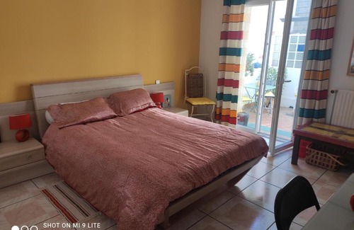 Perpignan House | Grande chambre avec garage dans quartier historique