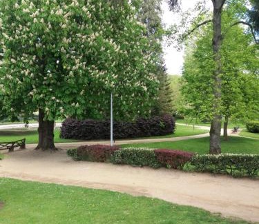Montargis House | Grande chambre