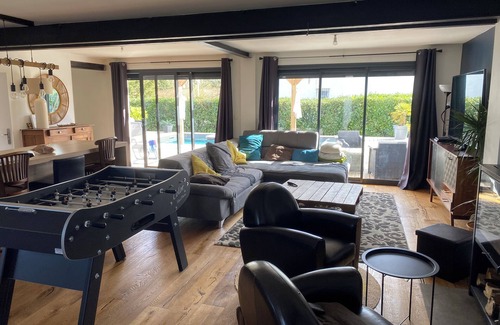 Saint-Medard-en-Jalles House | Grande Maison Avec Piscine