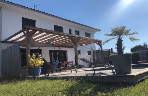 Saint-Medard-en-Jalles House | Grande Maison Avec Piscine