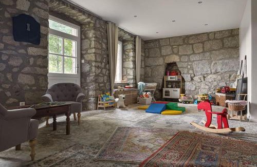 Le Chambon-sur-Lignon House | Grande maison de famille