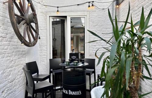 Saint-Laurent House | Grande Maison au cœur du Carré - Quartier Festif!