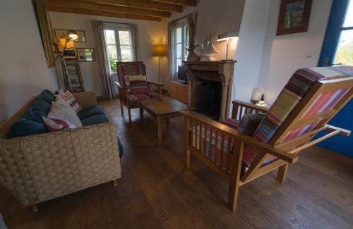Locmaria House | Grande Maison avec Jardin Près de la Plage - 4 Chambres, WIFI et Cheminée - FR-1-418-5