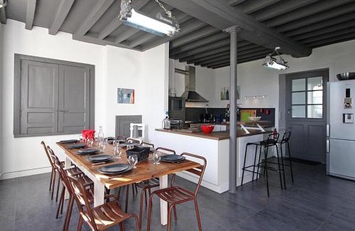 Laleu House | Grande maison avec piscine couverte, flipper et charme industriel en pleine campagne - FR-1-497-46