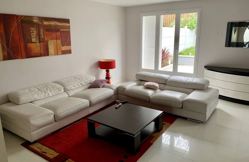 Cergy House | Grande Maison Cergy 4 Chambres - Region Paris - Jeux Olympiques 2024