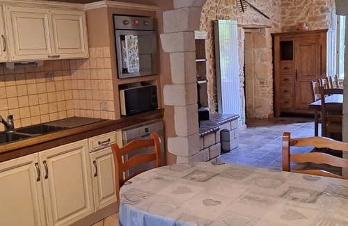 Saint-Gervais House | Grande Maison de Village Avec Terrasse et Cours Privées, Vallée de la Cèze
