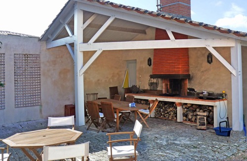 Angles House | Grande Maison de Village, Piscine, Jardin Clos, 7km de la mer