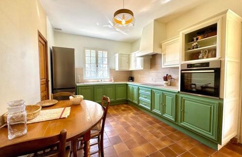 Villeneuve-de-Berg House | Grande maison au cœur de l'Ardèche 12 personnes