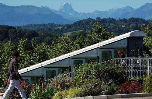 Saint-Jammes House | Grande maison rénovée avec jardin, idéale familles et professionnels