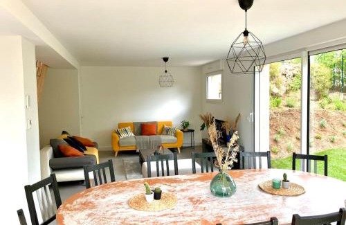 Brindas Villa | Grande maison rénovée 15mn Lyon,35mn Eurexpo