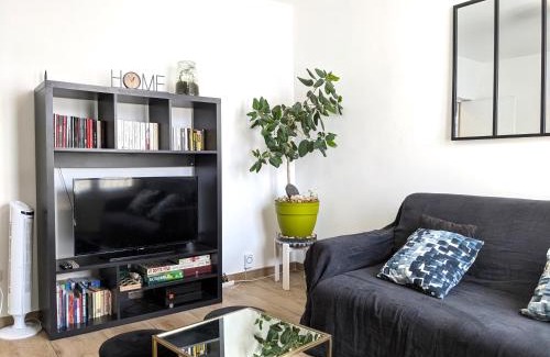 Romainville Villa | Grande maison rénovée, 10 pers, métro 7 min, Paris centre 20 min, supermarché 100 m