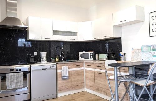 Romainville Villa | Grande maison rénovée, 10 pers, métro 7 min, Paris centre 20 min, supermarché 100 m