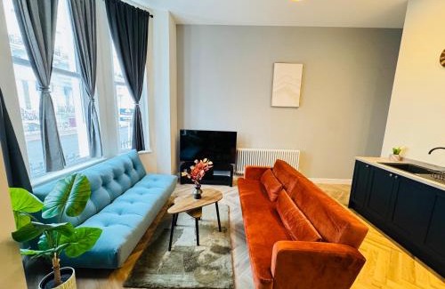 Eastbourne City Centre Apartment | Grande View 8