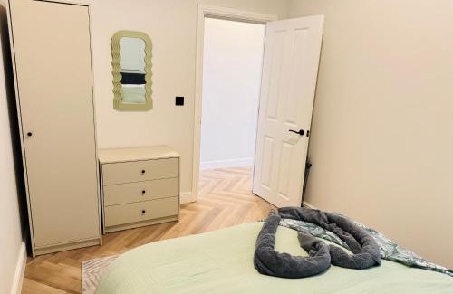 Eastbourne City Centre Apartment | Grande View 8