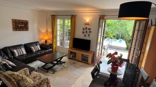 L'Hay-les-Roses Villa | Grande Villa avec Spa 10m2