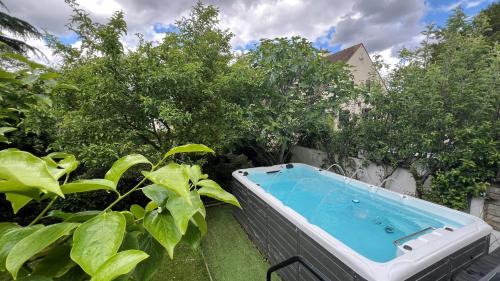 L'Hay-les-Roses Villa | Grande Villa avec Spa 10m2