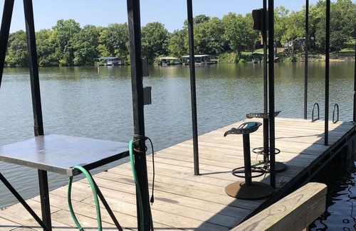 Warsaw House | GRANDMA'S GET-A-WAY (Water Front property) WIFI