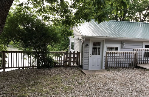 Warsaw House | GRANDMA'S GET-A-WAY (Water Front property) WIFI