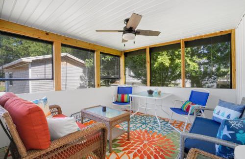 Chincoteague House | Grandma's House - Close to town, game area & pet friendly!