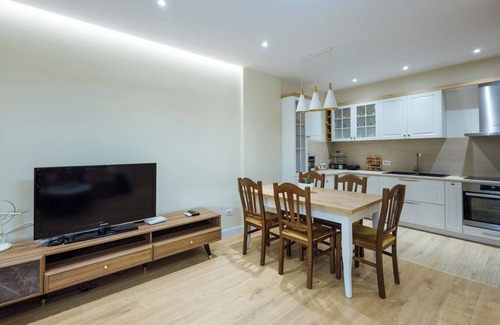 Shkoder Apartment | Grandpa's Apartment (Free Parking)