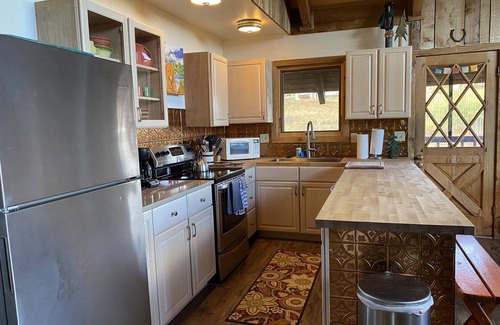 Crested Butte Cabin | Grandpa's Cabin welcomes the whole crew, sleeps 12!