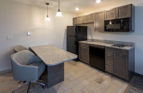 Rock Valley Hotel | GrandStay Hotel & Suites Rock Valley
